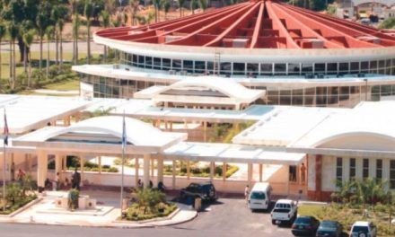 UASD recibe donación de 5 mil metros cuadrados para construcción de su recinto en Pedernales