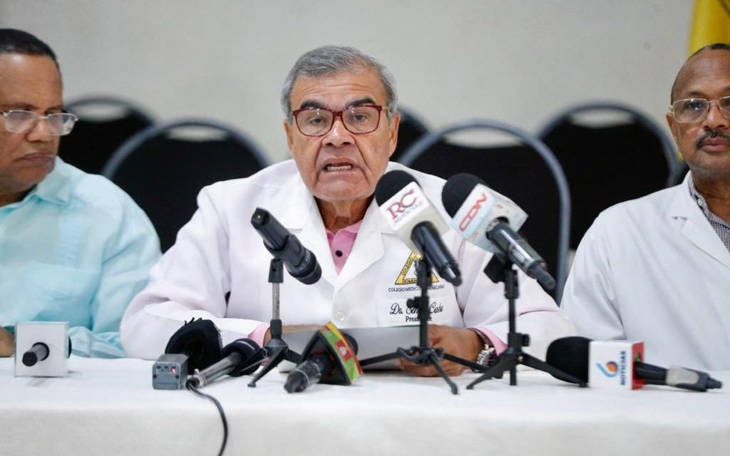 Gremios médicos ratifican llamado a paro de labores en hospitales y clínicas este lunes