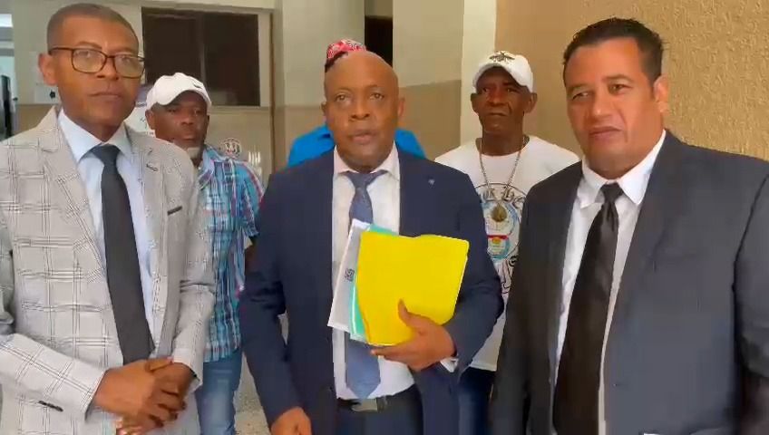 Abogado dice contar con títulos avalan terrenos en litis en El Limón de Samaná son de su defendida