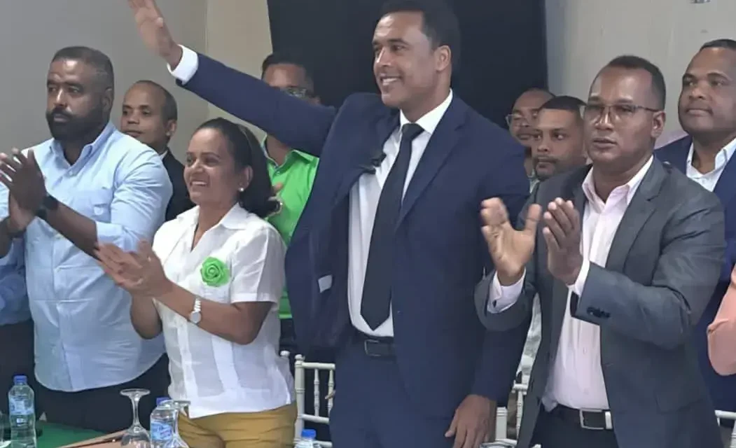 Elvis será precandidato a Senador por la Fuerza del Pueblo en San Cristóbal
