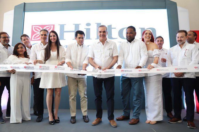 Edwin Encarnación, «emocionado» por apertura del Hilton La Romana