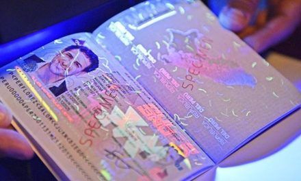 Abinader emite decreto para priorizar implementación del pasaporte electrónico