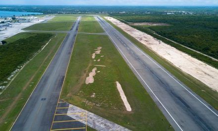 AILA reanuda operaciones tras reparar hoyo en pista de aterrizaje