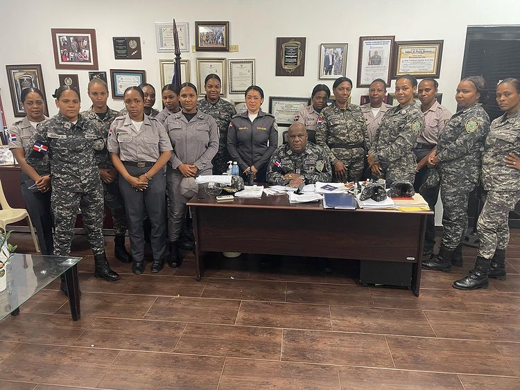 Director Regional Sur Central de la Policía Nacional encabeza encuentro con personal Femenino para Fortalecer Equidad.