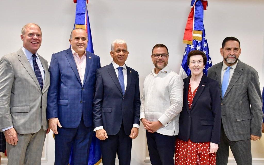 Embajadora destaca fuertes vínculos de cooperación entre Congreso de NY y RD