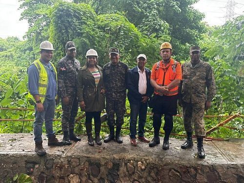 Brigadas retiran árboles, ramas y escombros de vías tras el paso de la tormenta tropical Franklin Restablecimiento rápido del tránsito vehicular en la antigua carretera Sánchez