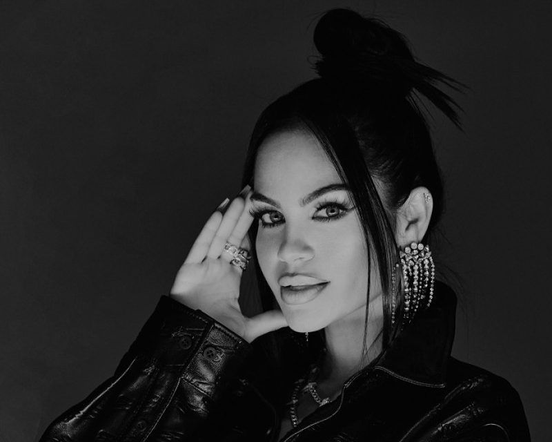 Natti Natasha responde a especulaciones con atrevida canción