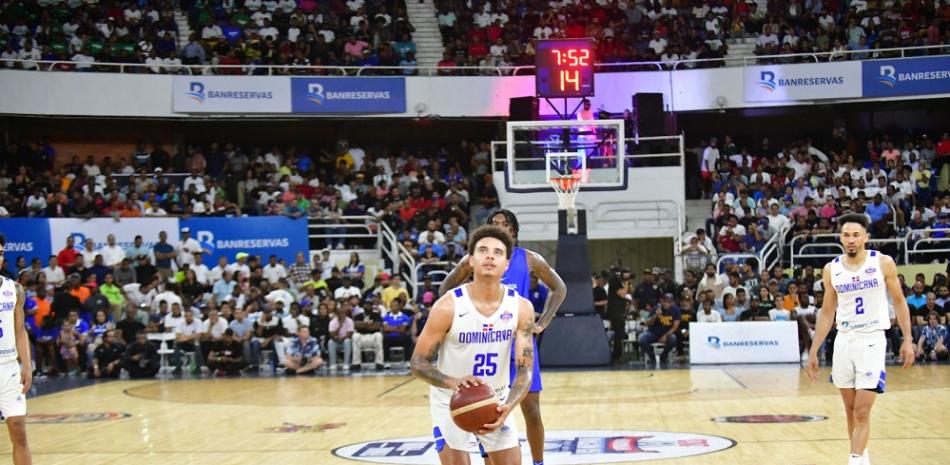 Dominicana vence a Memphis 91-84 con 30 puntos de Quiñones