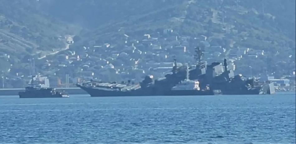 Ucrania golpeó ayer buque ruso con un dron en el Mar Negro