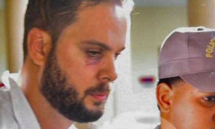 Trasladan a un centro médico a cubano que golpeó agente de la Digesett