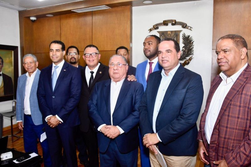 El PLD, FP y PRD rechazan que la JCE limite campaña