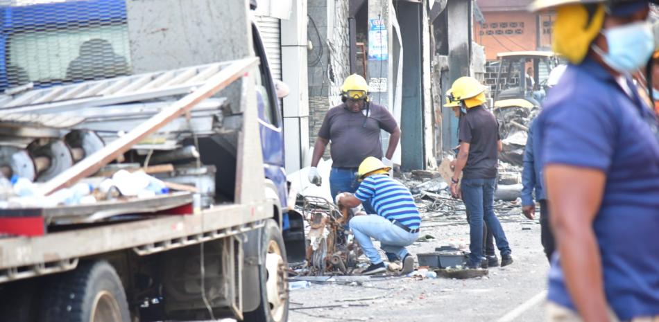 Oficiales del Ejército levantan evidencias del origen explosión