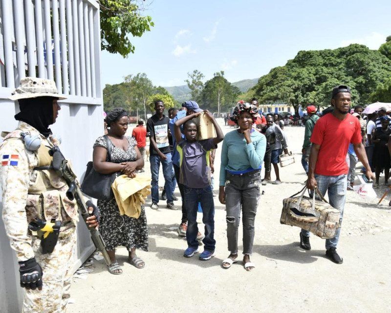 En la frontera con Haití se vive una locura migratoria ilegal