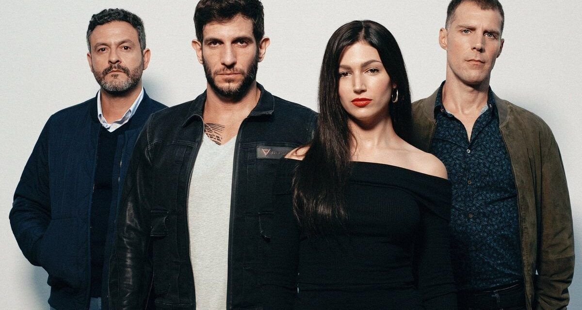 Úrsula Corberó y Quim Gutiérrez, amor y crimen en el tráiler de ‘El cuerpo en llamas’ de Netflix