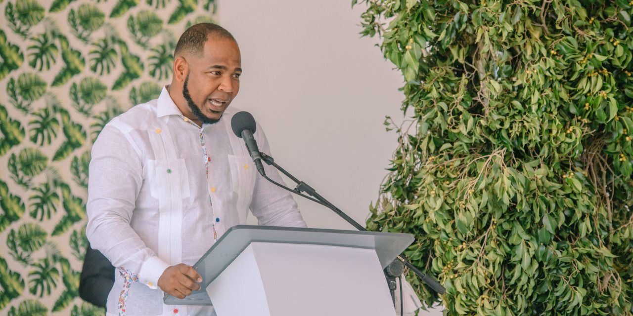 Edwin Encarnación: «Me siento contento de ser socio de Hilton»