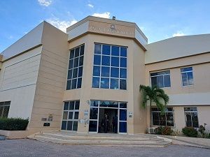 Familiares y amigos de Anderson de la Cruz claman justicia a la Fiscalía de Monte Plata