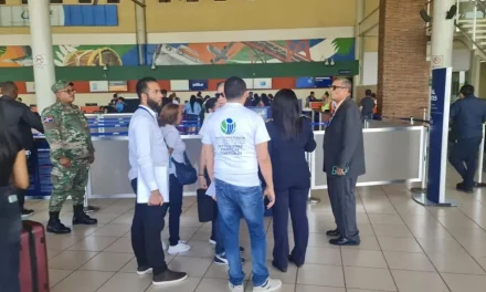 Pro Consumidor investiga en dos aeropuertos irregularidades de JetBlue