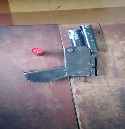 Policía de Azua apresa dos hombres con armas ilegales