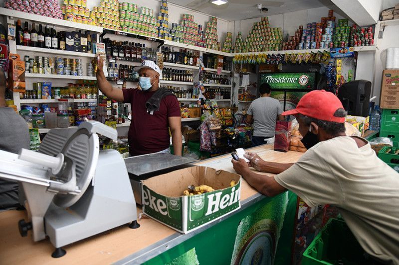 Comerciantes denuncian escasez de azúcar y se quejan de los apagones