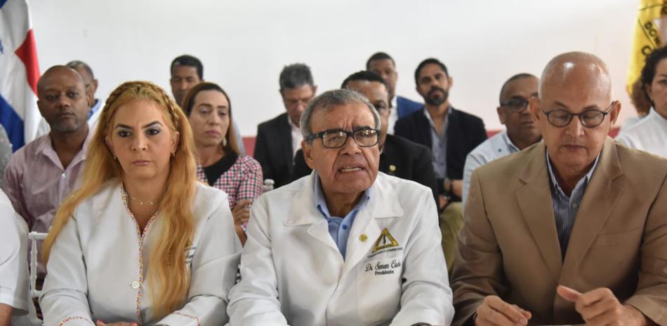 Colegio Médico sostiene que dengue está fuera de control