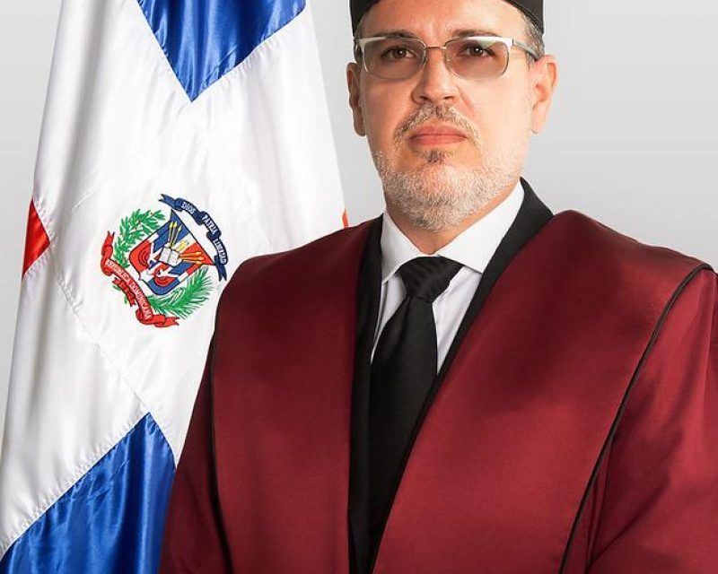 Juez del TC pide evitar que la IA vulnere derechos fundamentales