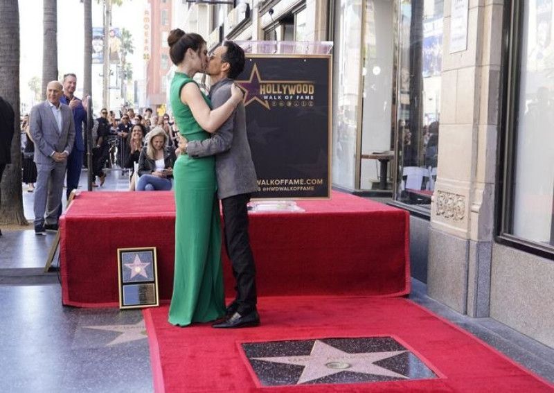 Marc Anthony y Nadia Ferreira: dos estrellas en el paseo de la fama y del amor