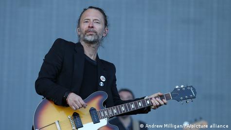 Líder de Radiohead presenta pinturas hechas durante pandemia