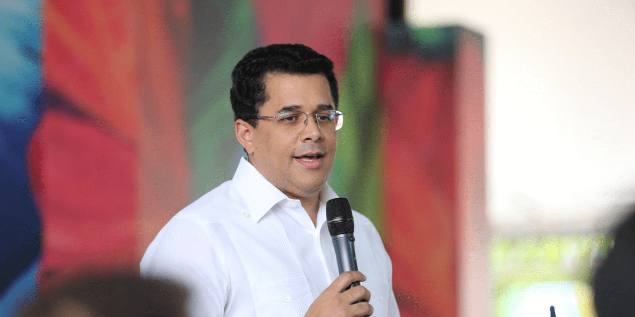 Collado: «Fortalecer conectividad aérea es el principal reto que tenemos»