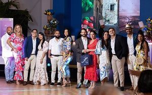 El Embajador reúne más de 80 parejas en el encuentro anual del amor