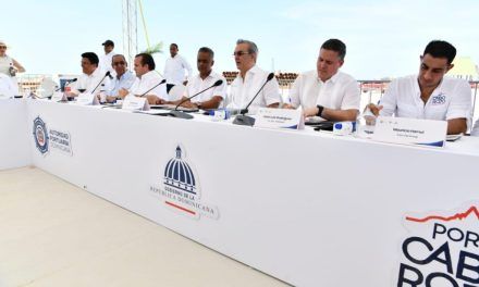 Abinader preside mesa de trabajo en Cabo Rojo: definen obras turísticas