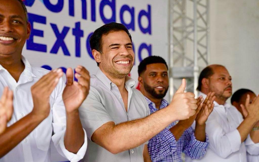 Roberto Ángel juramenta miembro del CC del PLD y figuras importantes de San Luis en Unidad Externa
