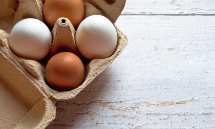 Investigadores observan los efectos en la salud de comer hasta tres huevos todos los días