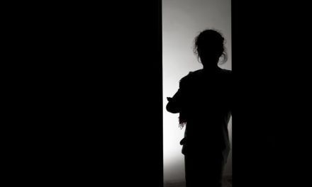 Incesto de padre a hija: “Me dijo que yo era la próxima cuando lo sorprendí abusando de mi hermana”