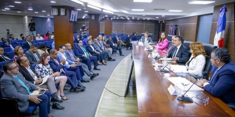 JCE y partidos decidirán si utilizarán laptops en vez de escáneres para elecciones de 2024