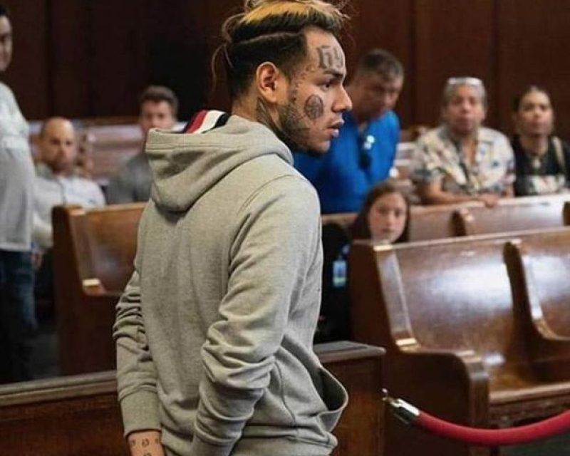 Depositan querella y piden prisión preventiva contra Tekashi 6ix9ine