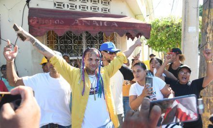 “Tekashi, querido, La Vega está contigo”, decenas de personas se reúnen en apoyo al rapero