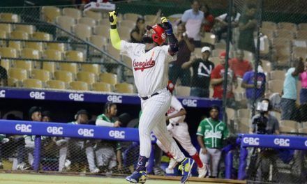 Leones vencen a Estrellas con jonrón de Franmil Reyes y siguen invictos
