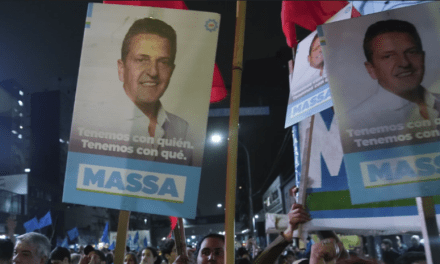 Peronista Massa es el más votado en Argentina, pero va a un balotaje con ultraderechista Milei