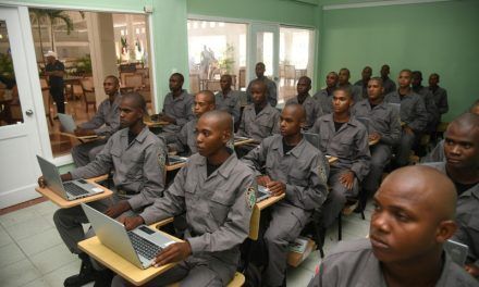 Un currículum renovado y la humanización: La apuesta para reformar la Policía Nacional