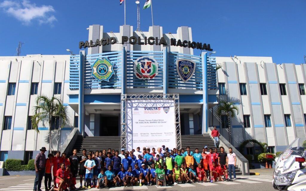 Policía Nacional inaugura el Primer Torneo de Fútbol Niños “De Vuelta al Barrio Santo Domingo Oeste”