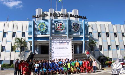 Policía Nacional inaugura el Primer Torneo de Fútbol Niños “De Vuelta al Barrio Santo Domingo Oeste”
