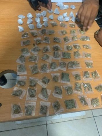 Policía ocupa motocicleta y 105 porciones de sustancias controladas en SDO