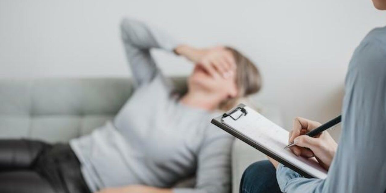 Especialista habla acerca de la importancia de priorizar la salud mental