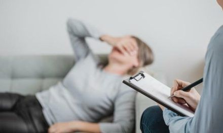 Especialista habla acerca de la importancia de priorizar la salud mental