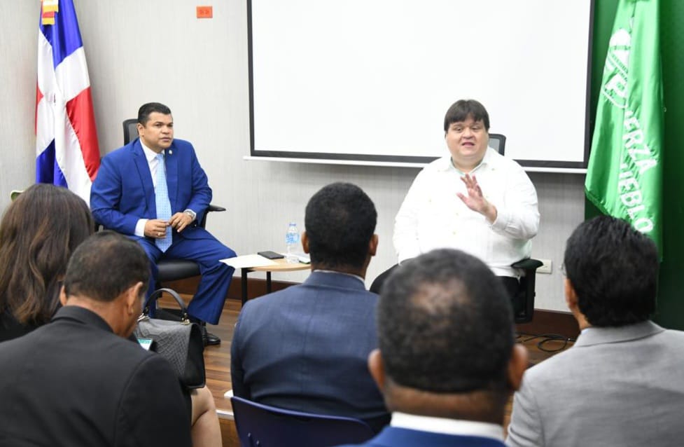 Diputados FP propondrán crear leyes para fortalecer lucha contra corrupción