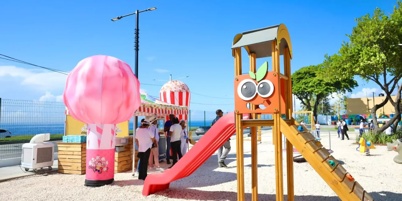 Alcaldía DN inaugura remozado parque Velazcasas