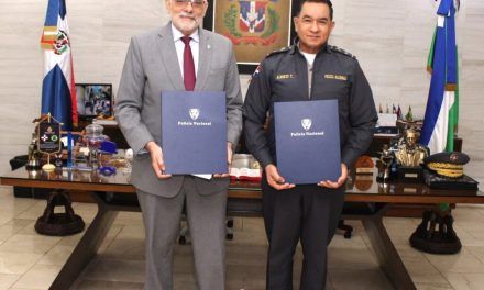 LIDOM y Policía firman acuerdo para reforzar seguridad dentro y fuera de los estadios