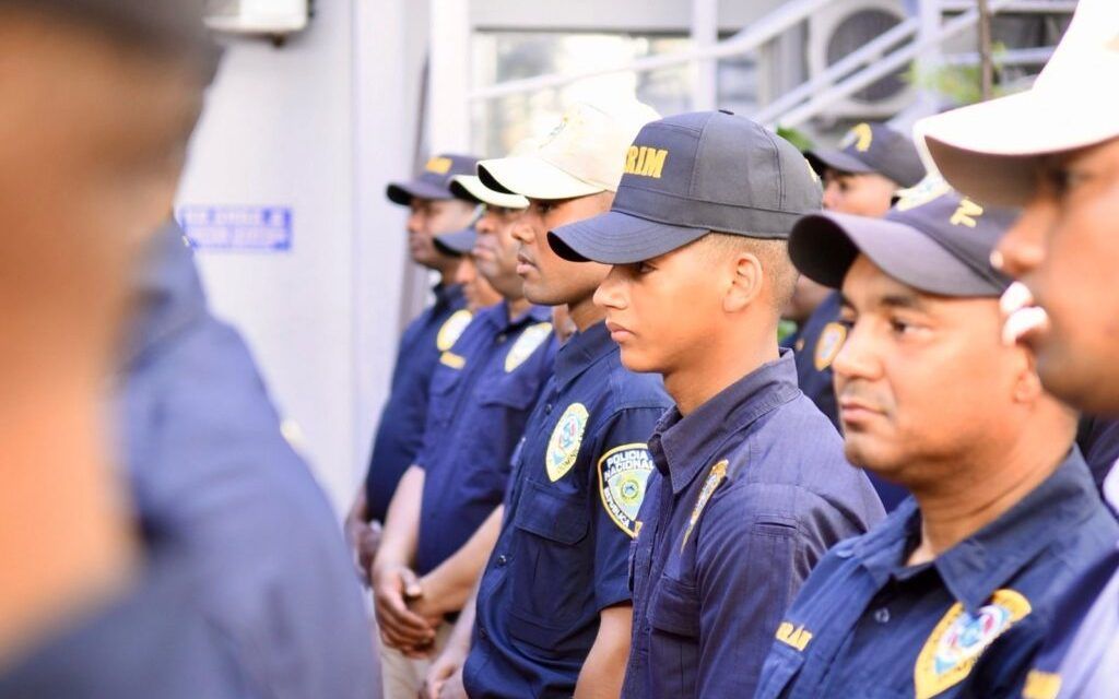 Policía Nacional apresa a dos presuntos delincuentes por robo y estafa electrónica
