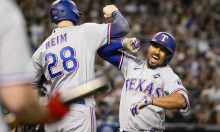 Semien y Seager comandan tercera victoria de los Vigilantes sobre D-Backs