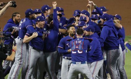 Texas gana la Serie Mundial por primera vez